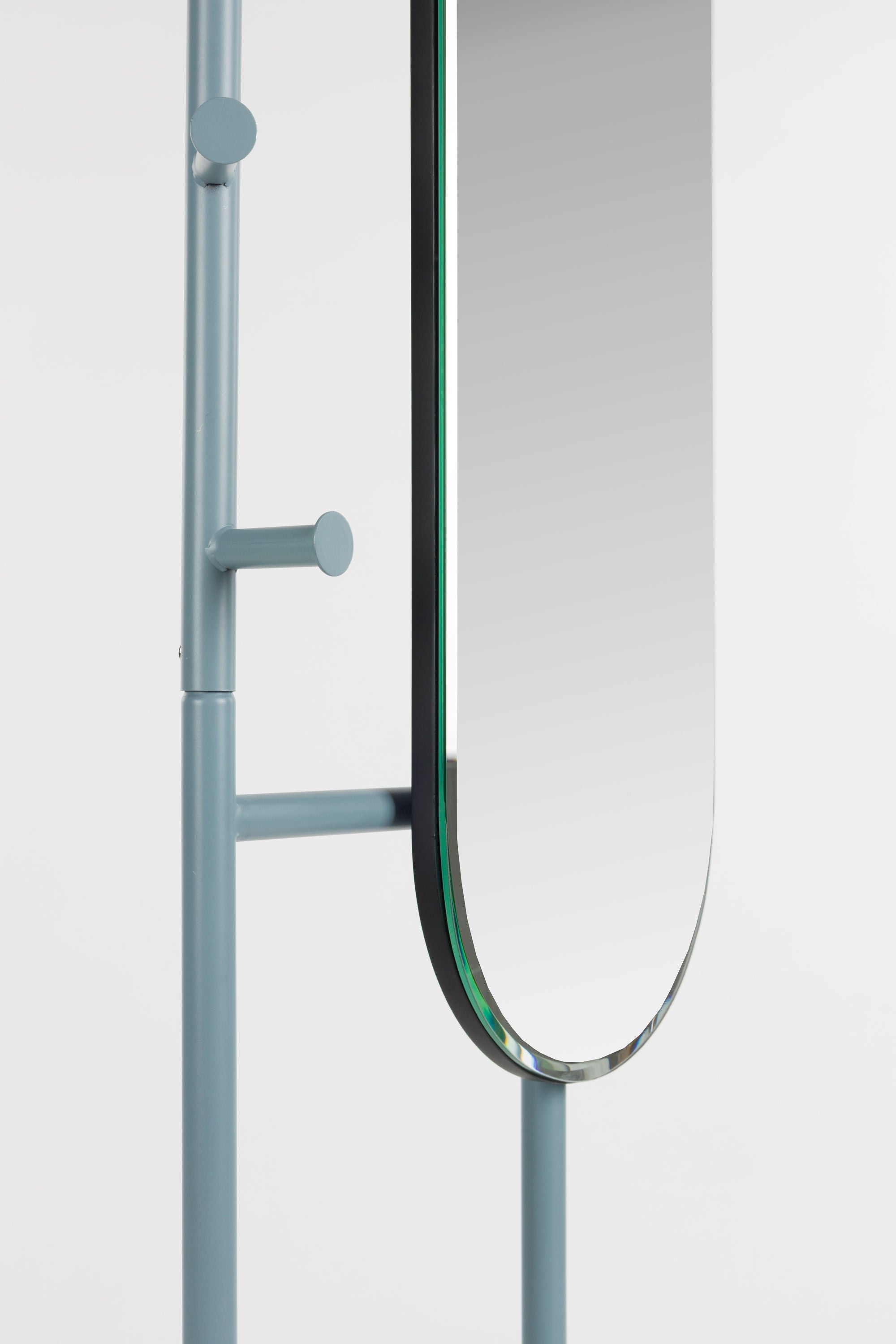 Zuiver Vero Blue Standing Mirror